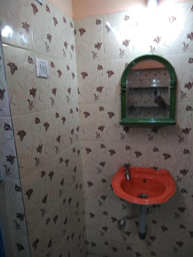 Maniis Homestay Vālpārai Bagian luar foto