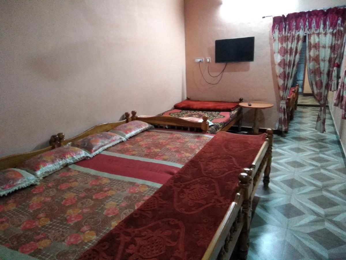 Maniis Homestay Vālpārai Bagian luar foto