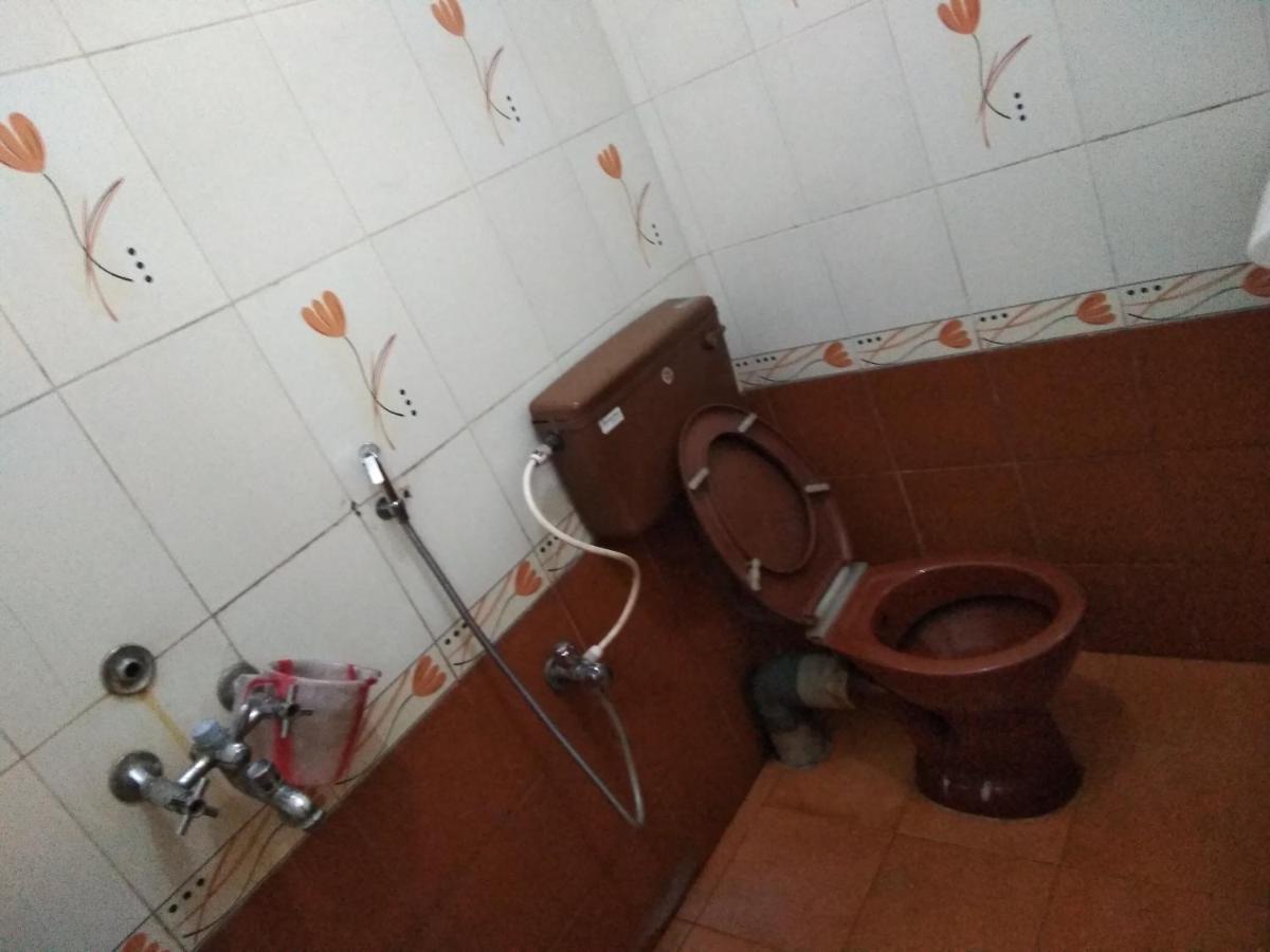Maniis Homestay Vālpārai Bagian luar foto