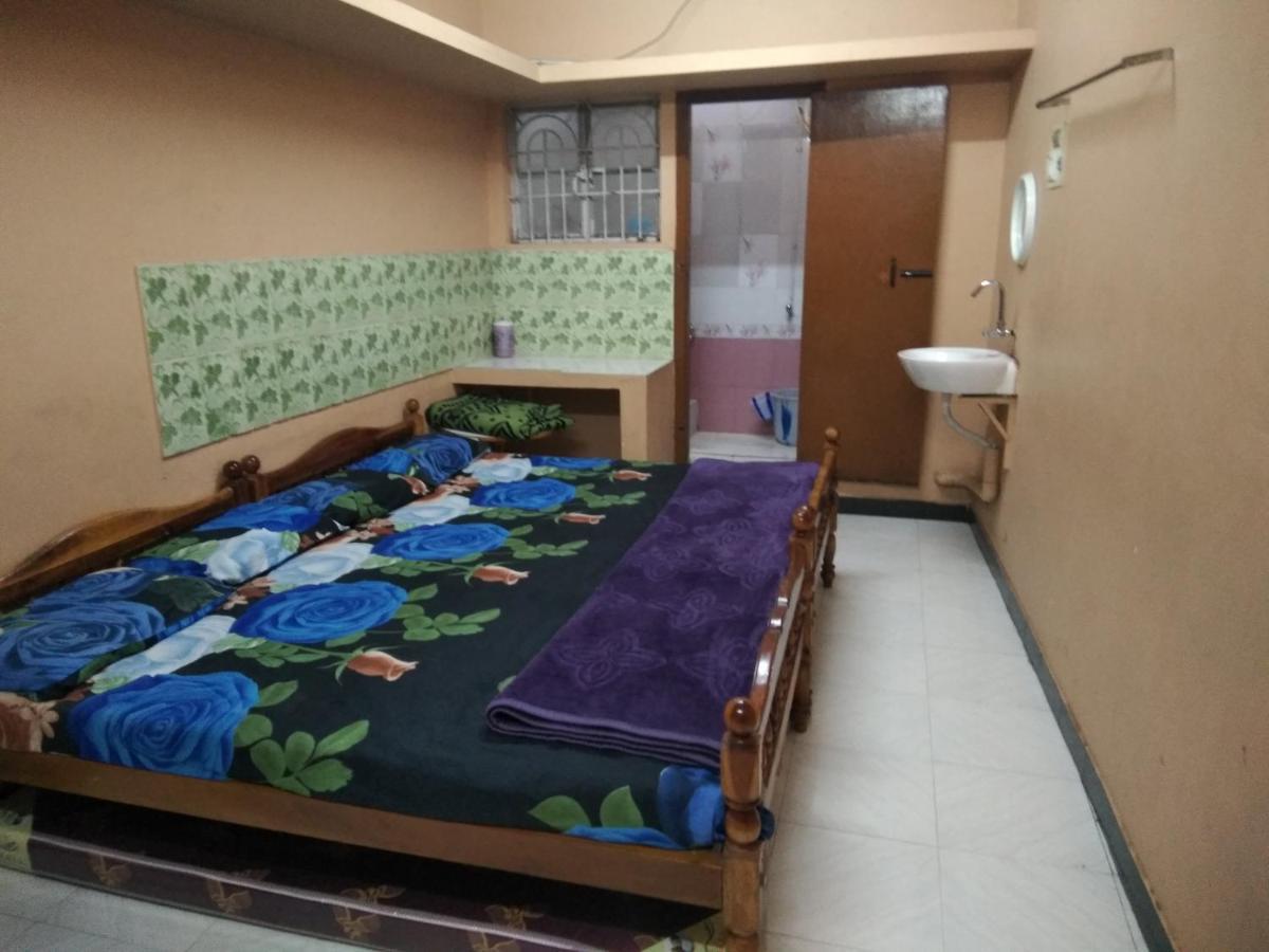 Maniis Homestay Vālpārai Bagian luar foto