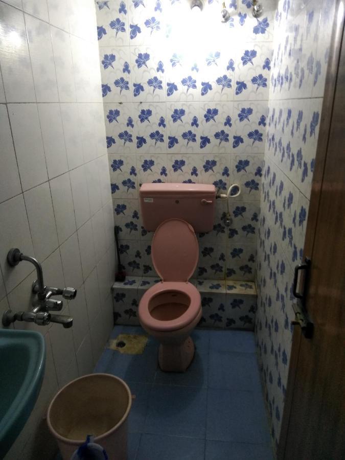 Maniis Homestay Vālpārai Bagian luar foto