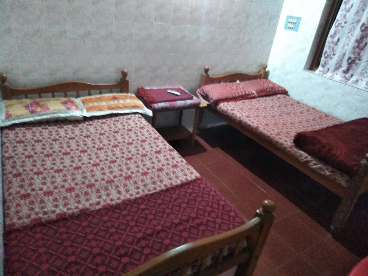 Maniis Homestay Vālpārai Bagian luar foto