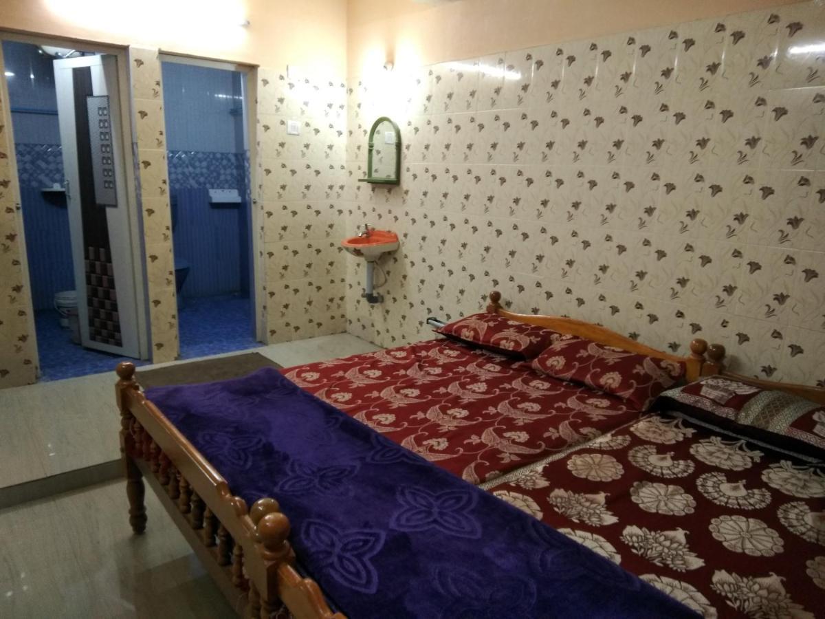 Maniis Homestay Vālpārai Bagian luar foto