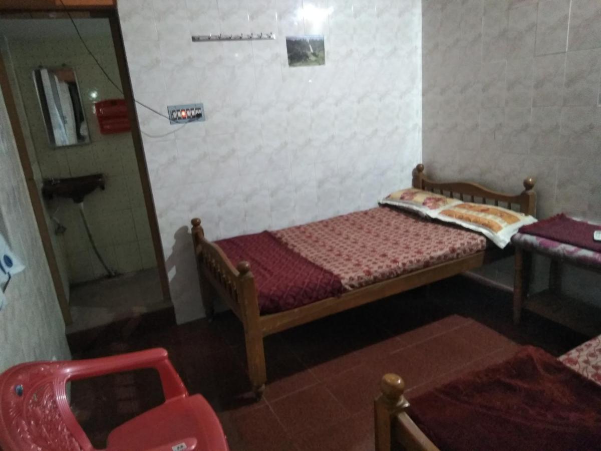 Maniis Homestay Vālpārai Bagian luar foto