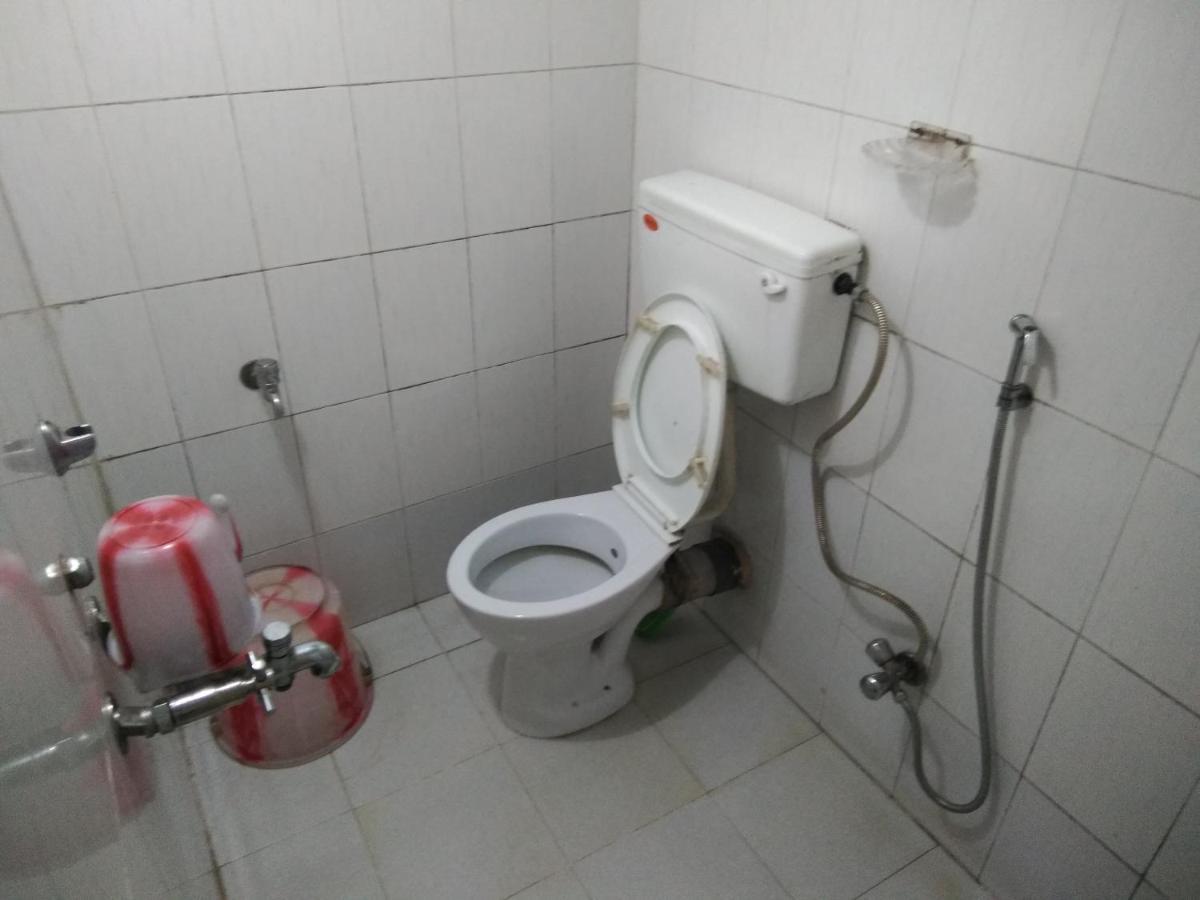 Maniis Homestay Vālpārai Bagian luar foto
